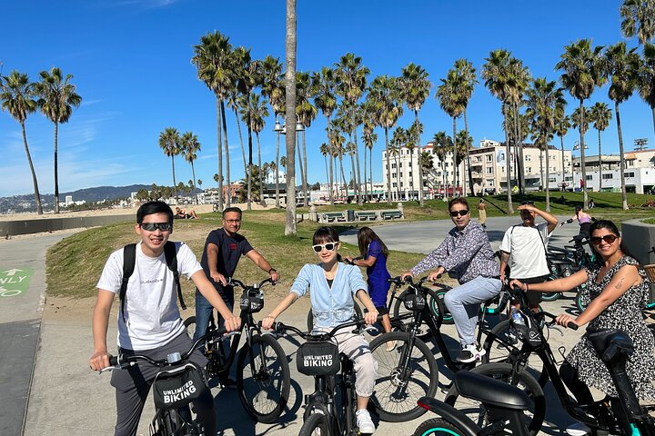 Santa Monica Bike Rentals - Photo 1 of 3